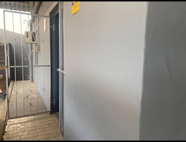 INDUSTRIAL PROPERTY TO RENT IN SIDWELL